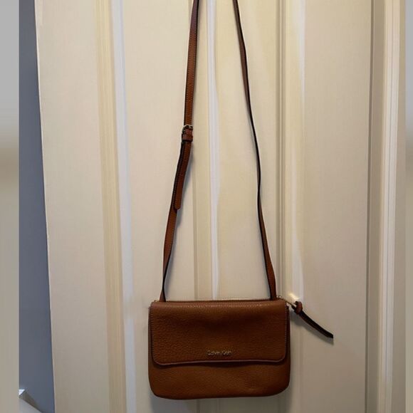 Calvin Klein pebbled brown leather crossbody - Picture 2 of 8
